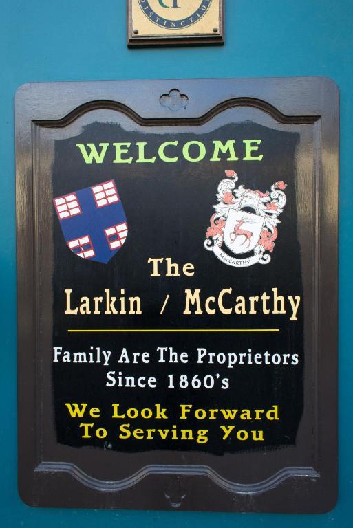 Larkin'S Pub, Restaurant, And B&B Milltown  Luaran gambar